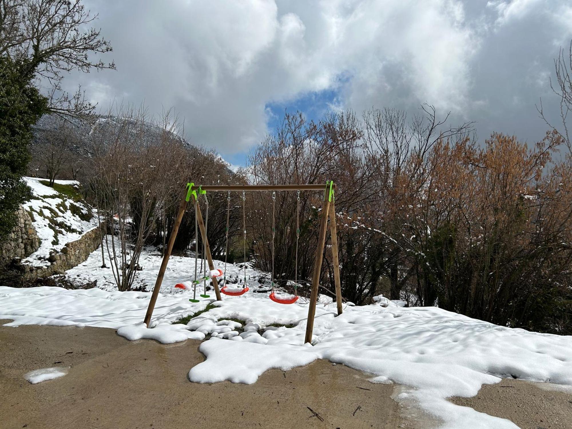 Casa De Les Escoles, Espinalbet - Alberga Castellar del Riu Eksteriør billede