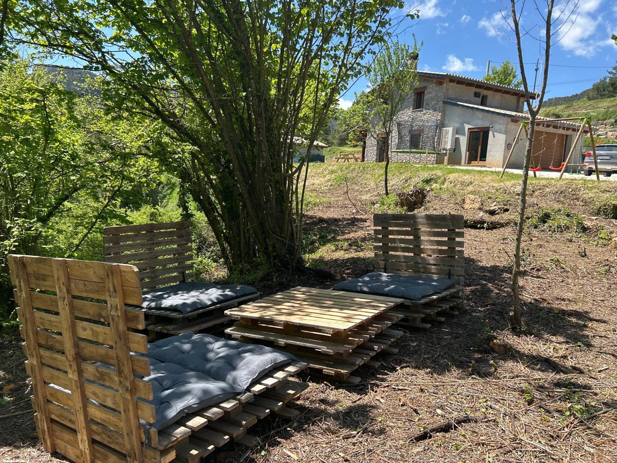 Casa De Les Escoles, Espinalbet - Alberga Castellar del Riu Eksteriør billede